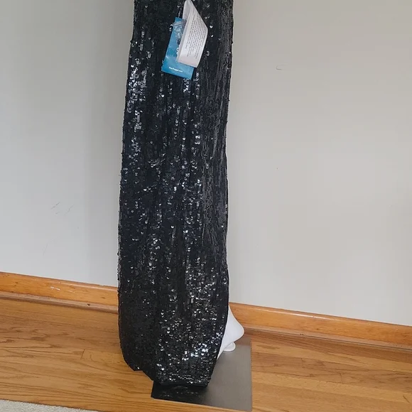 Mac Duggal Black Sequined Column Gown - Picture 10 of 16